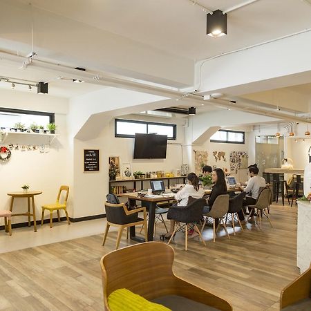T Hostel @ Victory Monument Банкок Екстериор снимка