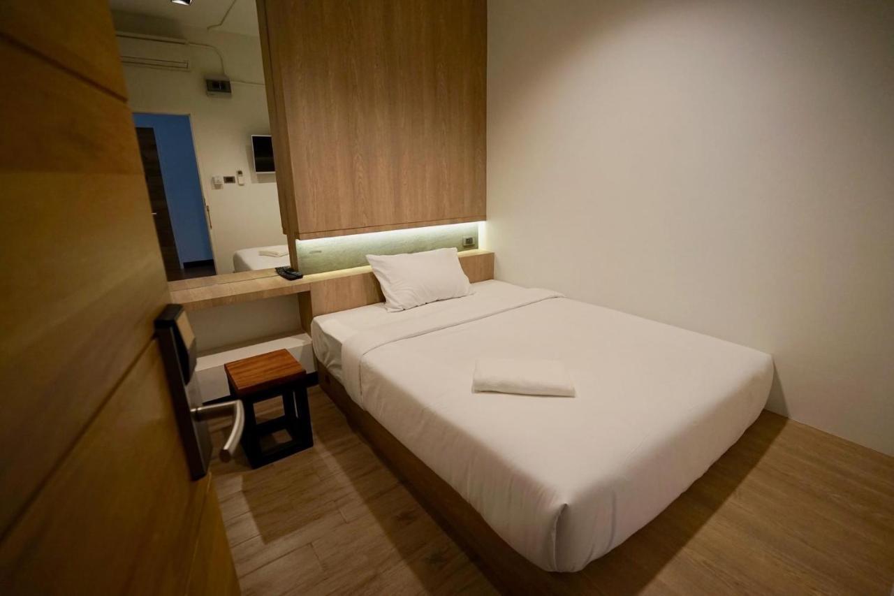 T Hostel @ Victory Monument Банкок Екстериор снимка