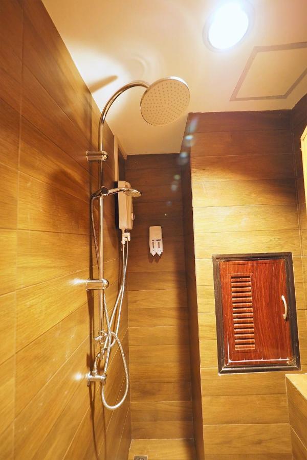 T Hostel @ Victory Monument Банкок Екстериор снимка