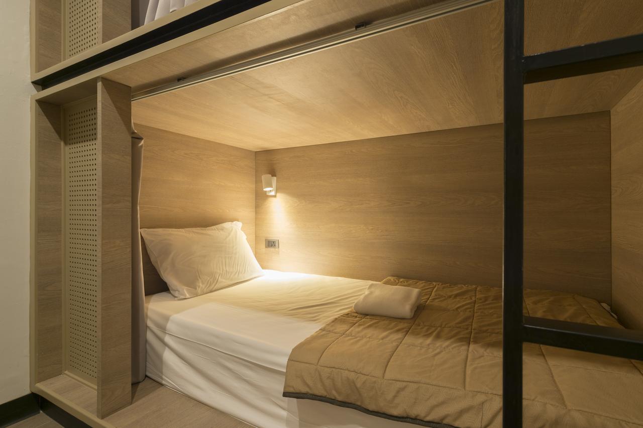 T Hostel @ Victory Monument Банкок Екстериор снимка