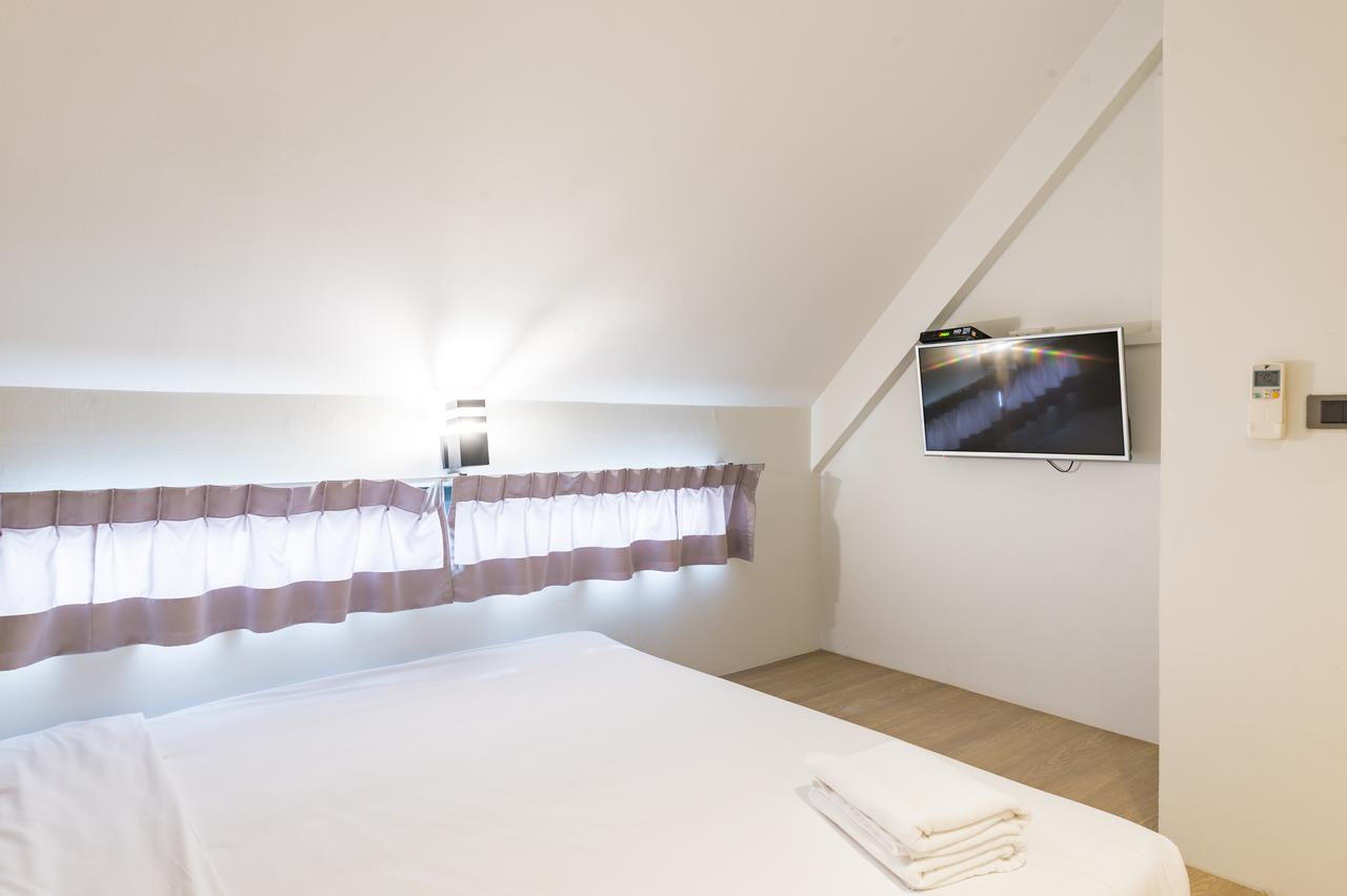T Hostel @ Victory Monument Банкок Екстериор снимка