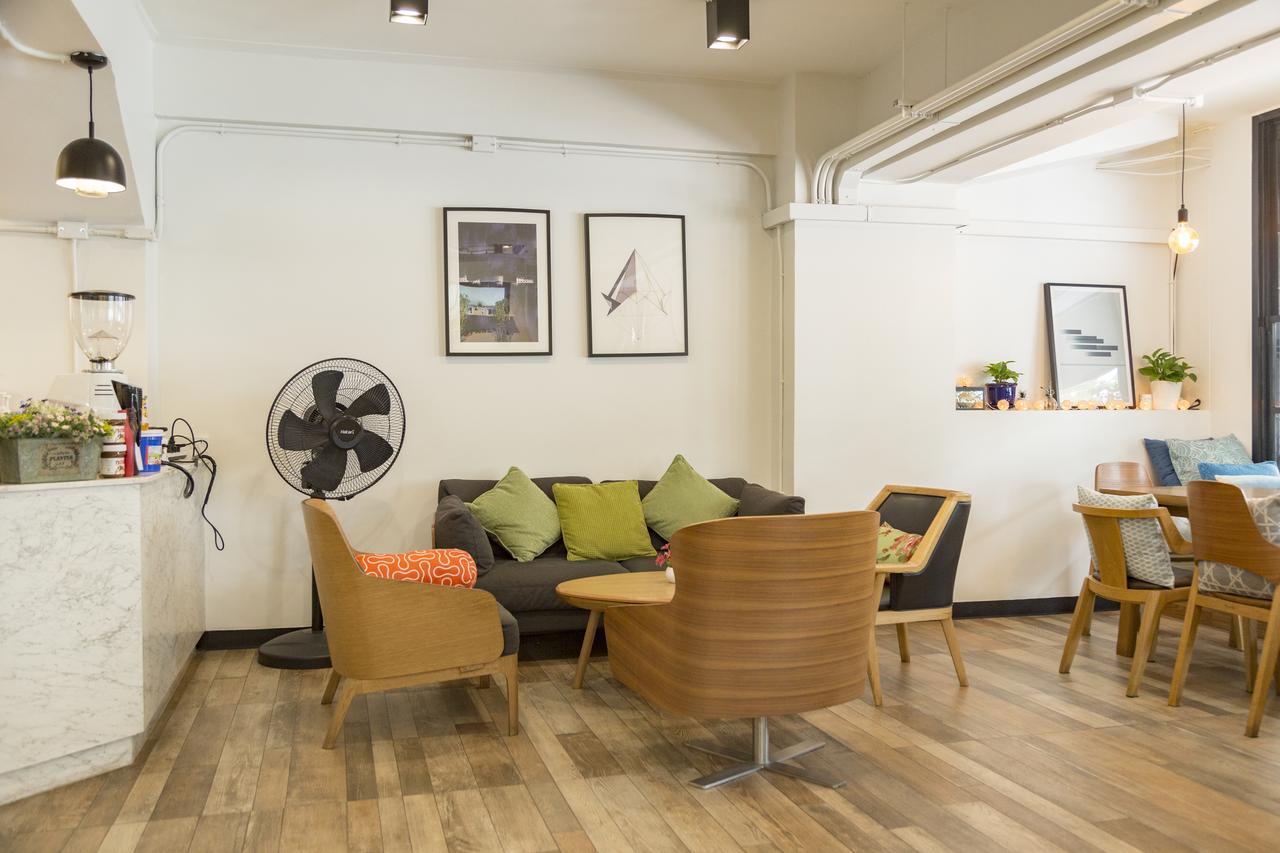 T Hostel @ Victory Monument Банкок Екстериор снимка