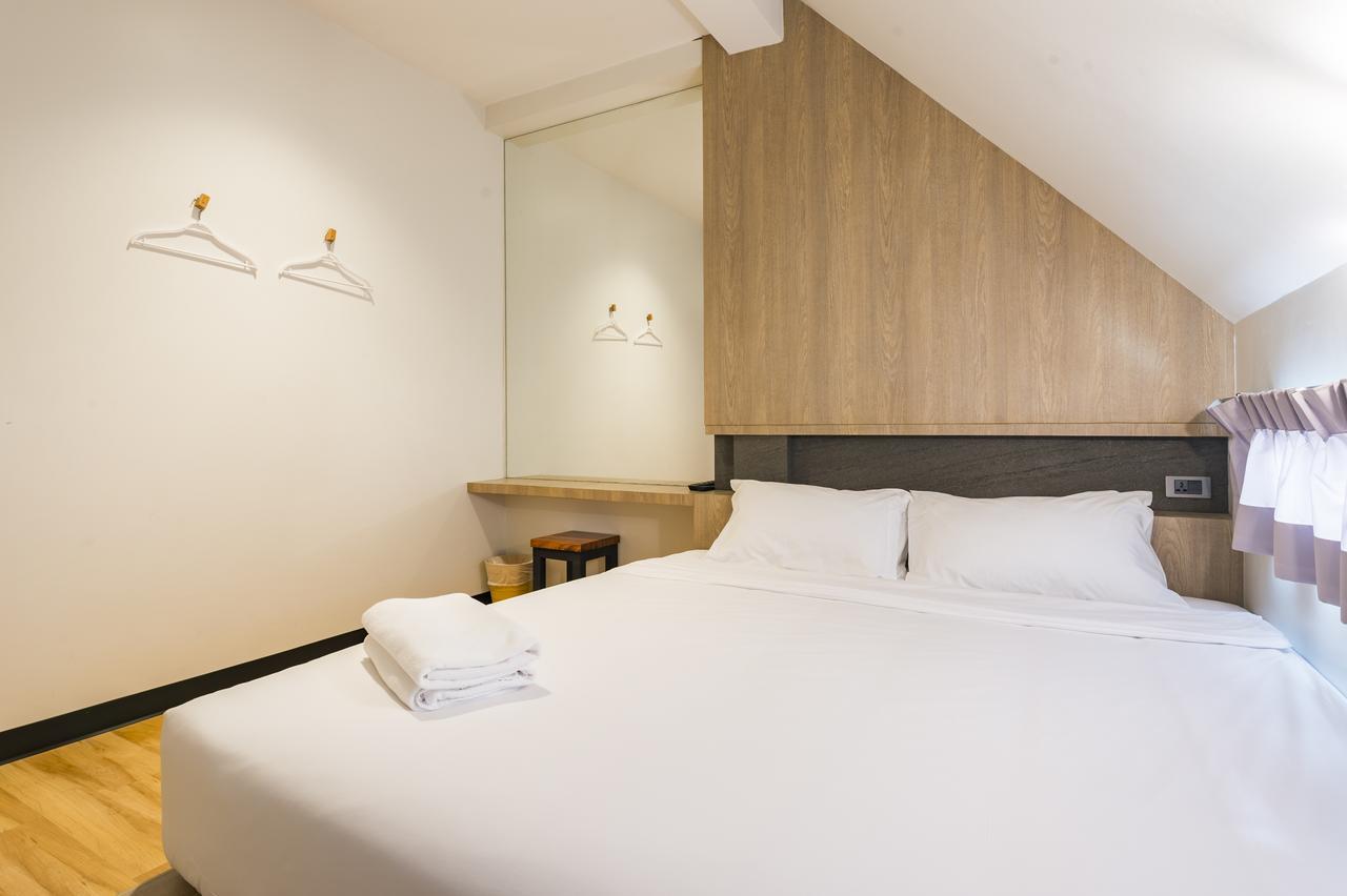 T Hostel @ Victory Monument Банкок Екстериор снимка