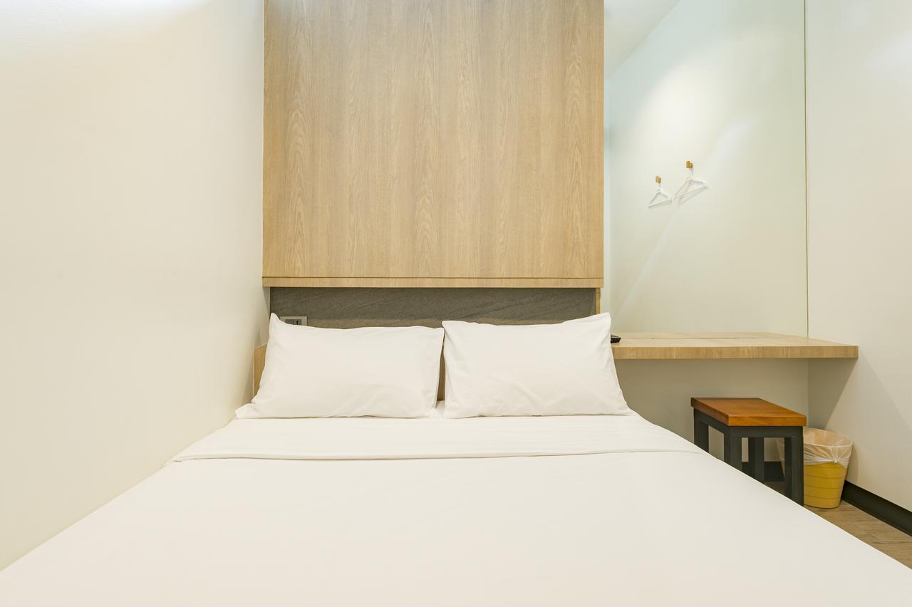 T Hostel @ Victory Monument Банкок Екстериор снимка