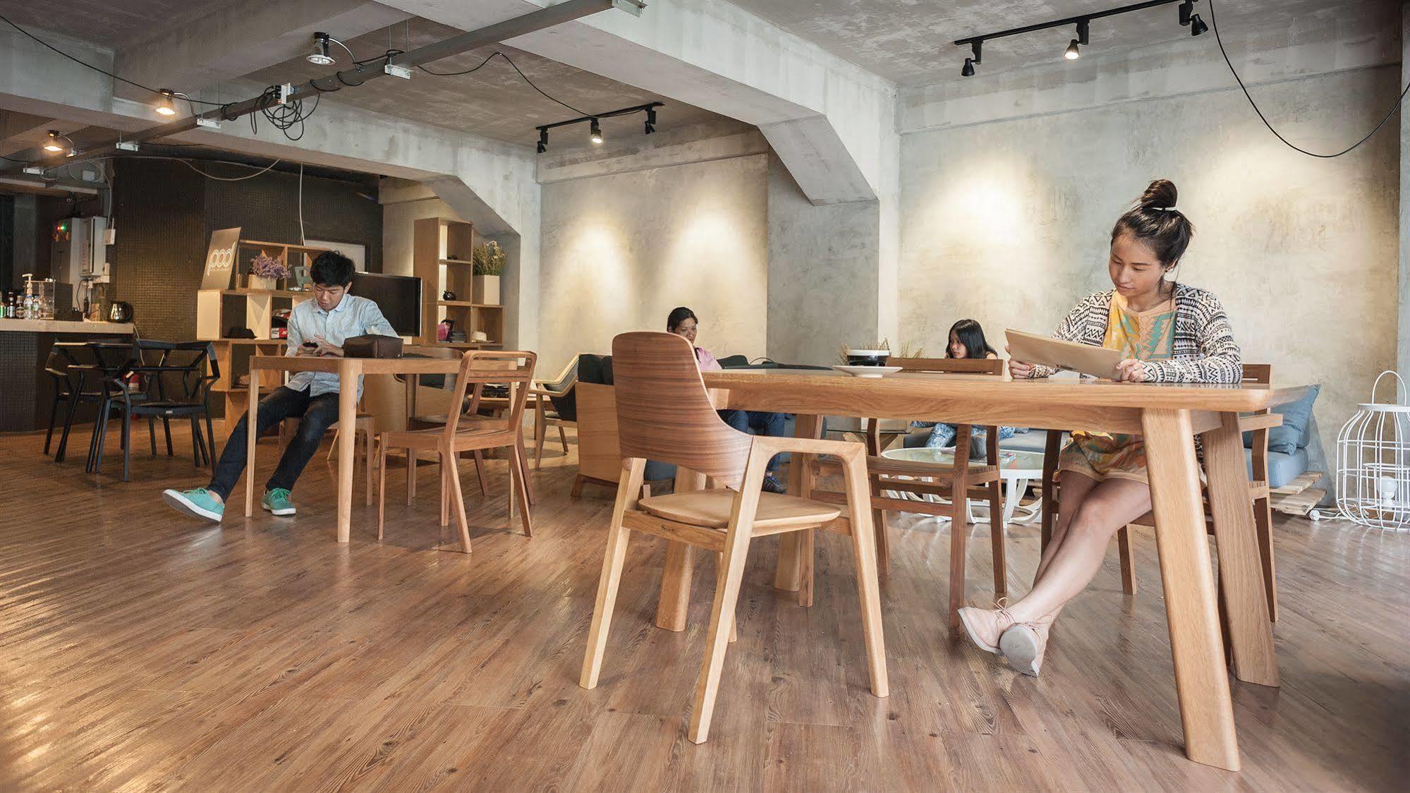T Hostel @ Victory Monument Банкок Екстериор снимка
