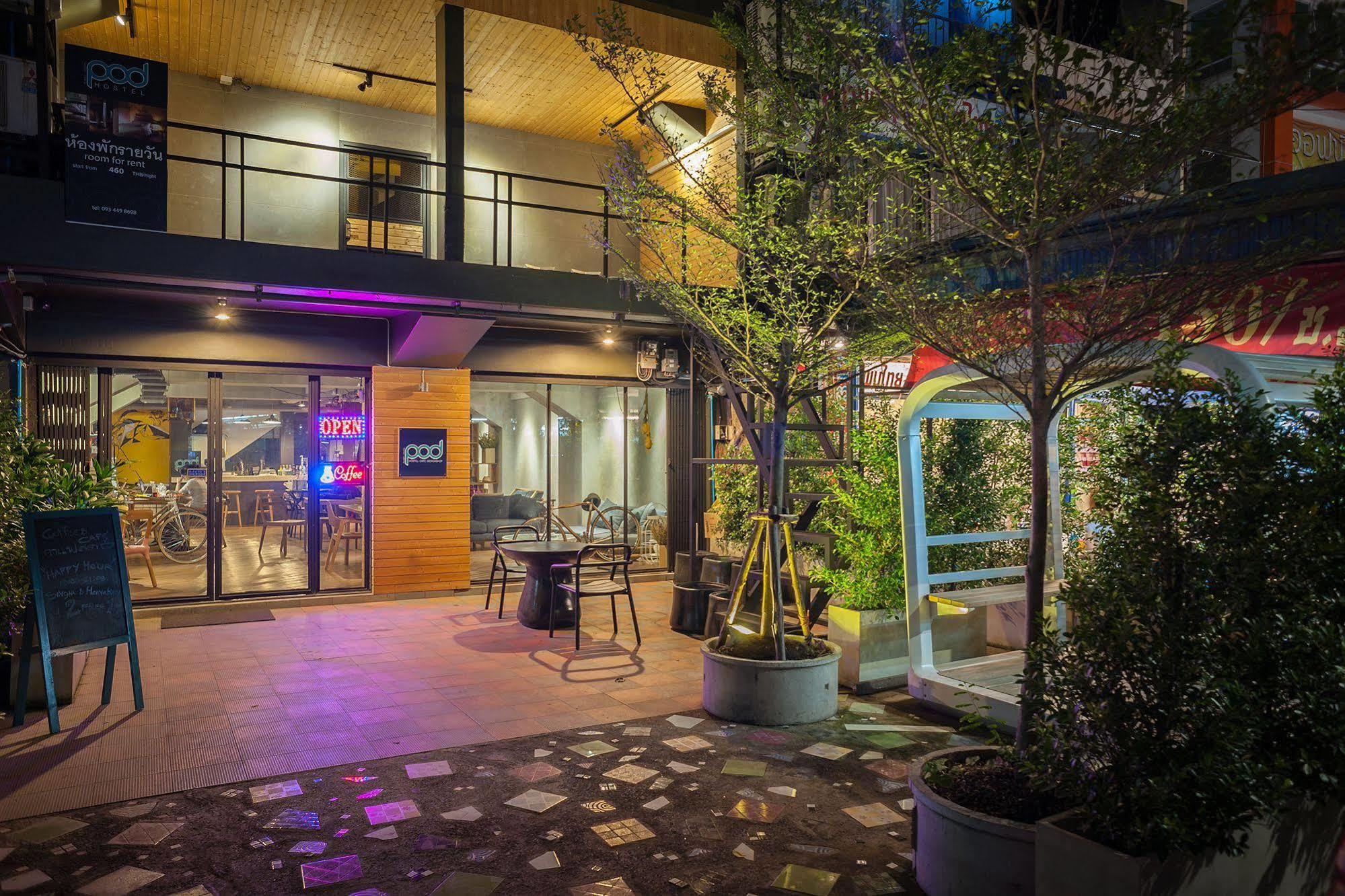 T Hostel @ Victory Monument Банкок Екстериор снимка
